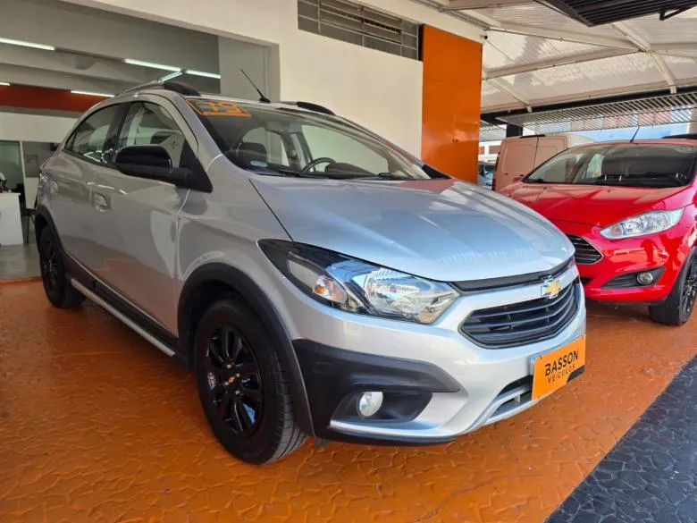 GM - Chevrolet - ONIX HATCH ACTIV 1.4 8V Flex 5p Mec.  Gasolina