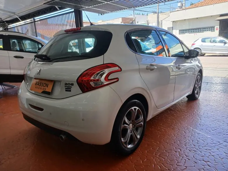 Peugeot - 208 GRIFFE 1.6 AUT