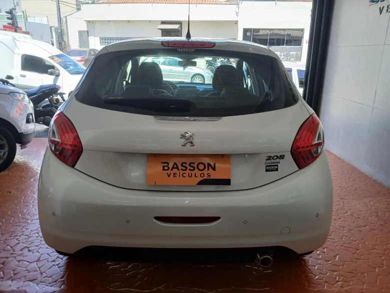 Peugeot - 208 GRIFFE 1.6 AUT