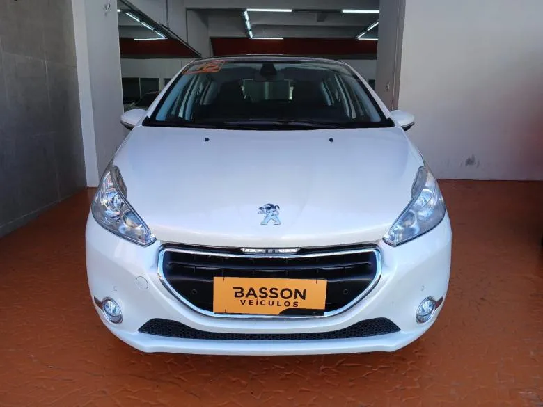 Peugeot - 208 GRIFFE 1.6 AUT
