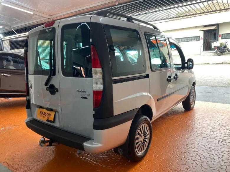 Fiat - DOBLO HLX 1.8 FLEX
