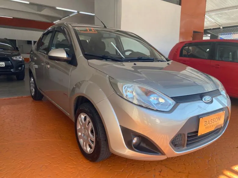 Ford - FIESTA SEDAN 1.6 FLEX - IPVA 26 GRATIS