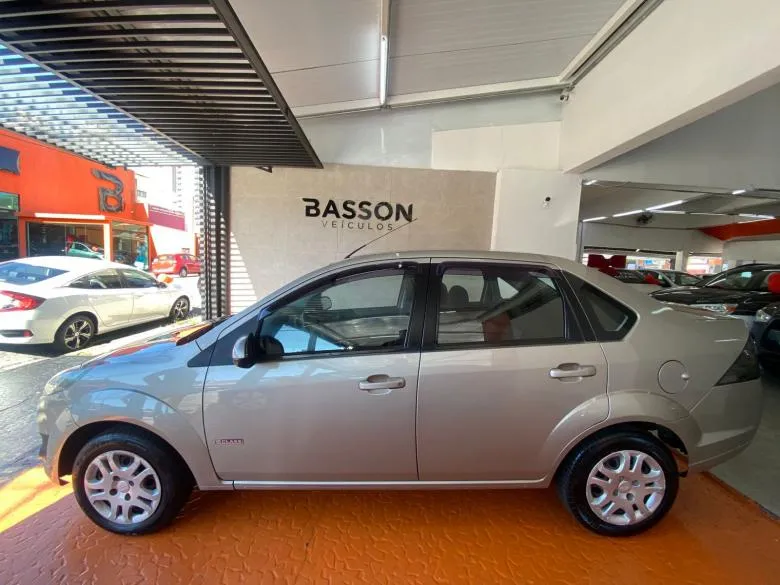 Ford - FIESTA SEDAN 1.6 FLEX - IPVA 26 GRATIS