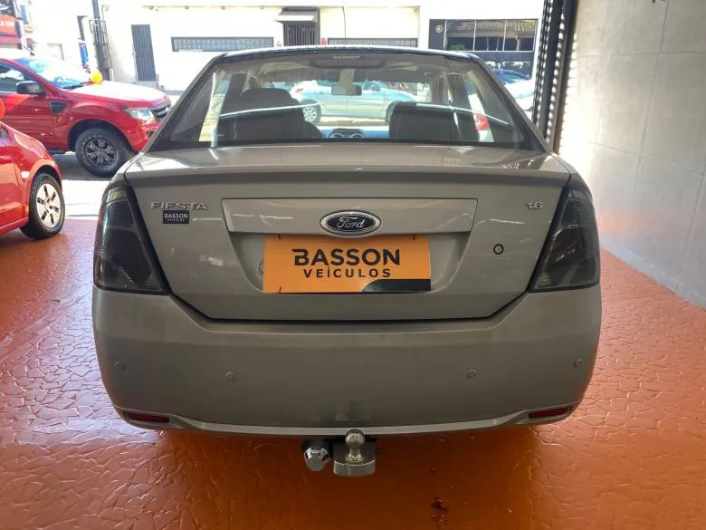 Ford - FIESTA SEDAN 1.6 FLEX - IPVA 26 GRATIS