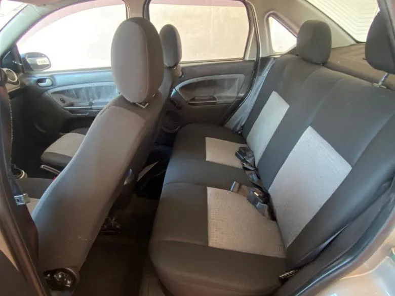 Ford - FIESTA SEDAN 1.6 FLEX - IPVA 26 GRATIS