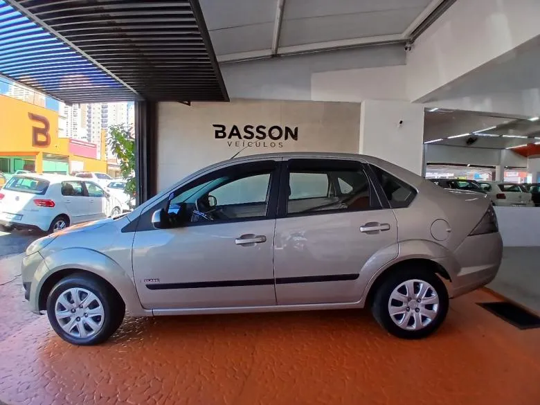 Ford - FIESTA SEDAN 1.6 FLEX