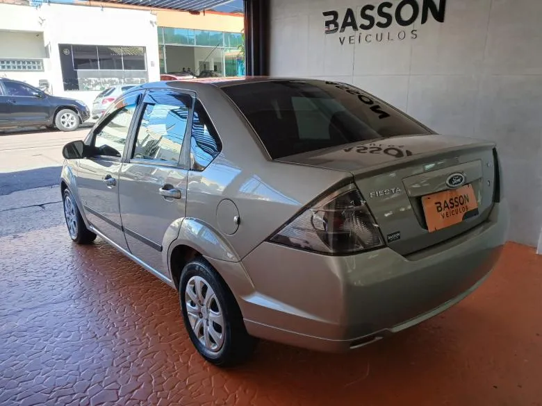 Ford - FIESTA SEDAN 1.6 FLEX
