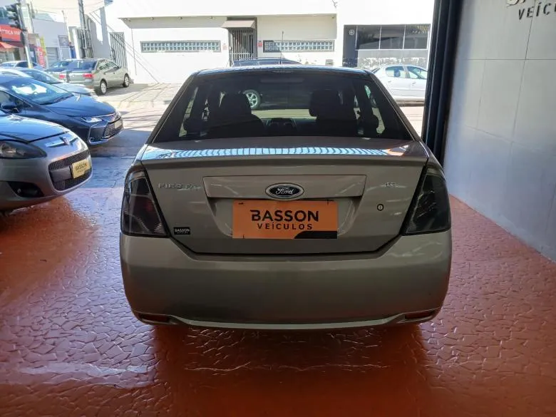 Ford - FIESTA SEDAN 1.6 FLEX