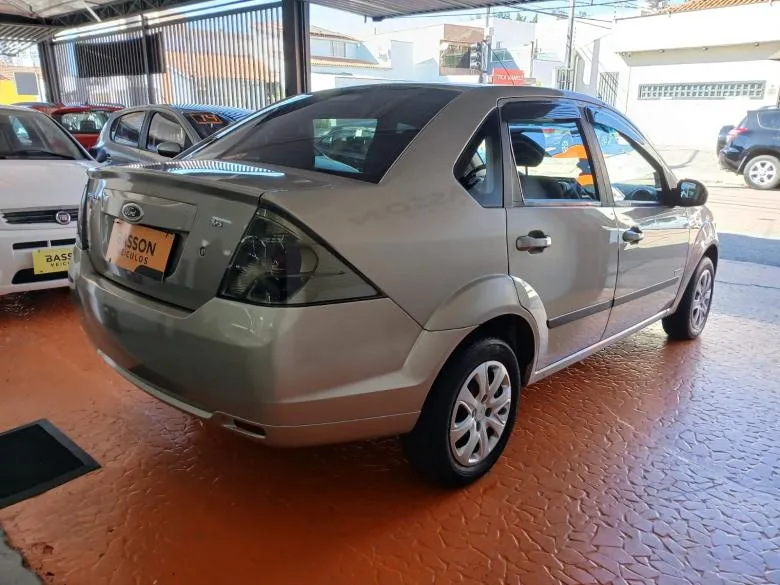 Ford - FIESTA SEDAN 1.6 FLEX