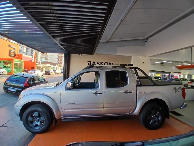 Nissan - FRONTIER LE 2.5 4X4