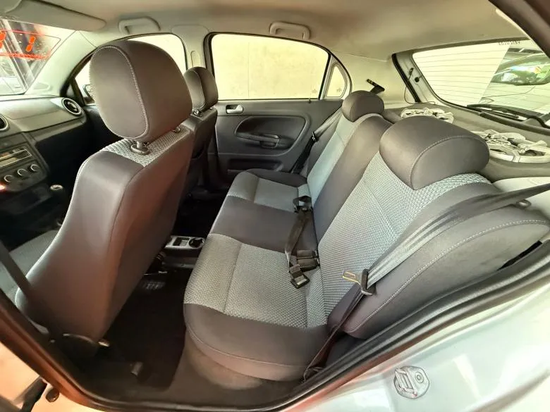 VW - VolksWagen - GOL 1.6 POWER