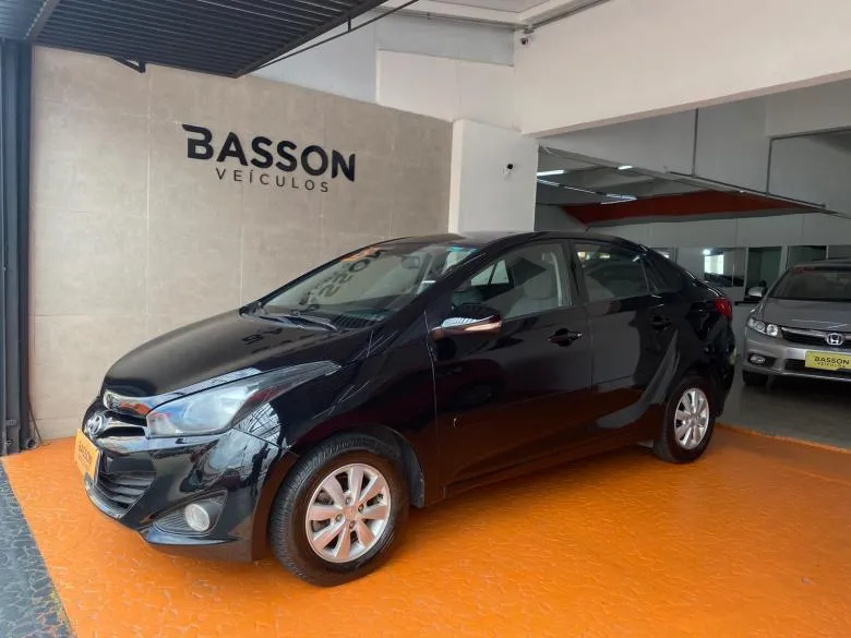 Hyundai - HB20S 1.6 M COMF - IPVA 26 GRATIS