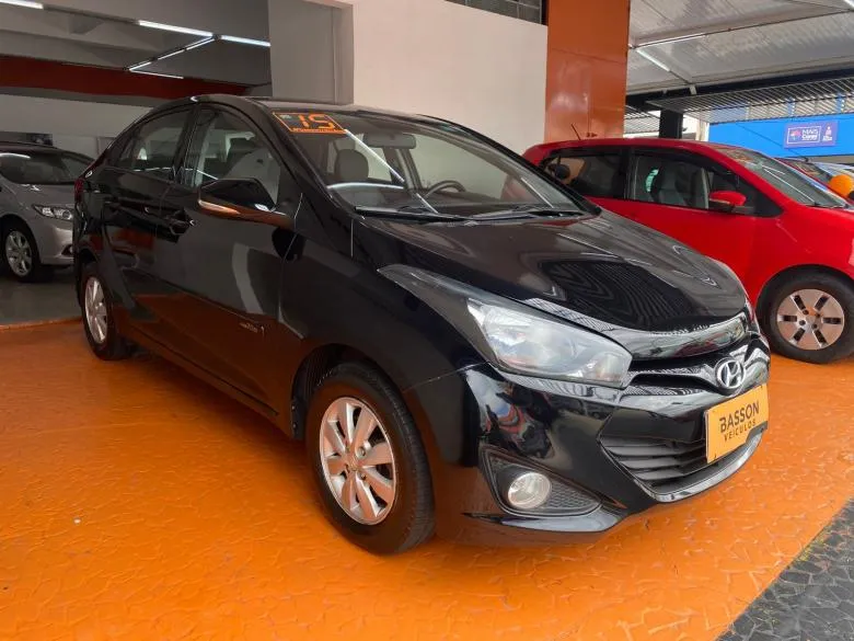 Hyundai - HB20S 1.6 M COMF - IPVA 26 GRATIS
