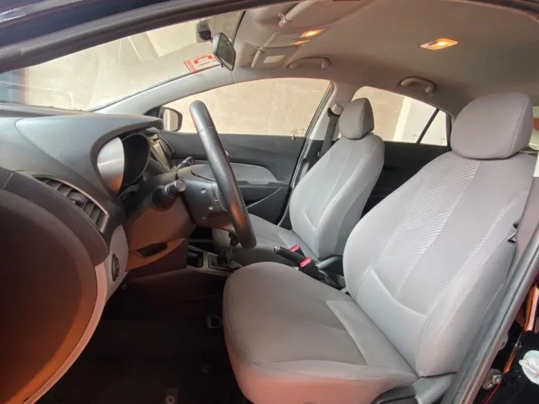 Hyundai - HB20S 1.6 M COMF - IPVA 26 GRATIS