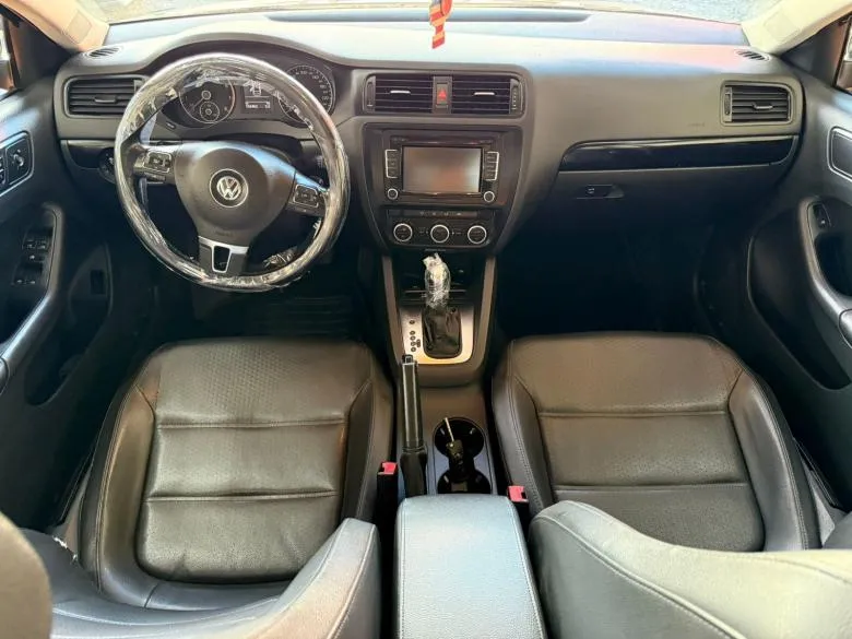 VW - VolksWagen - JETTA 2.0