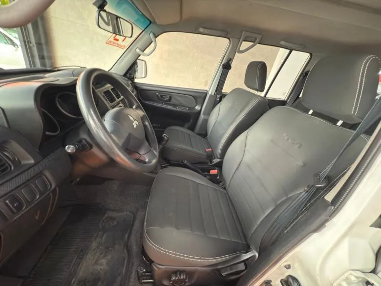 Mitsubishi - MMC/ PAJERO TR4 FL 2WD HP 4X2 MEC