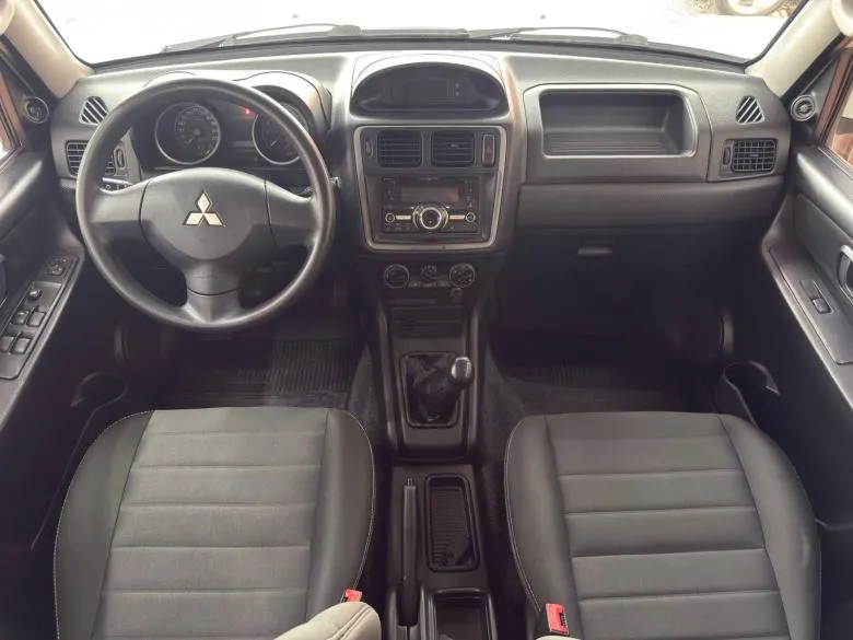 Mitsubishi - MMC/ PAJERO TR4 FL 2WD HP 4X2 MEC
