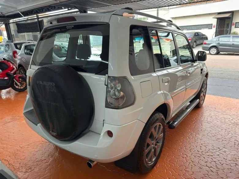 Mitsubishi - MMC/ PAJERO TR4 FL 2WD HP 4X2 MEC