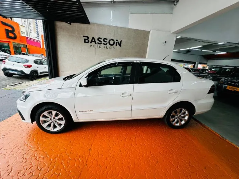 VW - VolksWagen - NOVO VOYAGE CL MBV