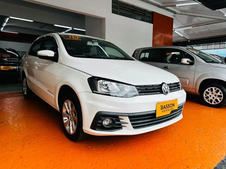 VW - VolksWagen - NOVO VOYAGE CL MBV