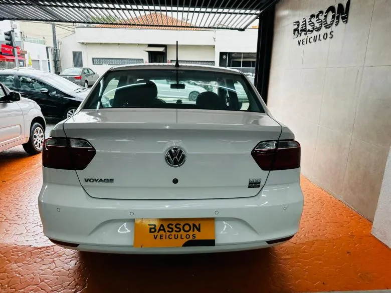 VW - VolksWagen - NOVO VOYAGE CL MBV
