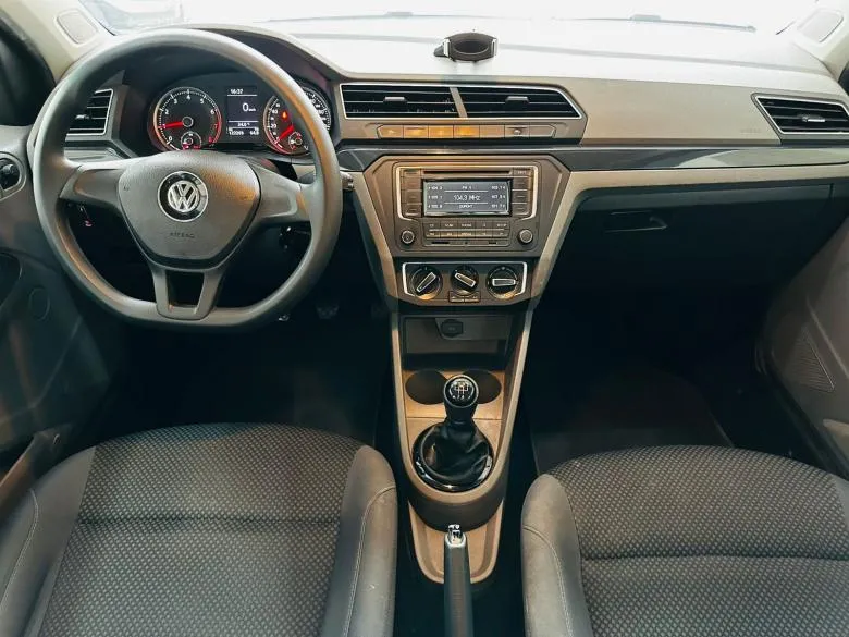 VW - VolksWagen - NOVO VOYAGE CL MBV