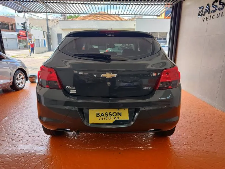 GM - Chevrolet - ONIX 1.0 MT JOYE