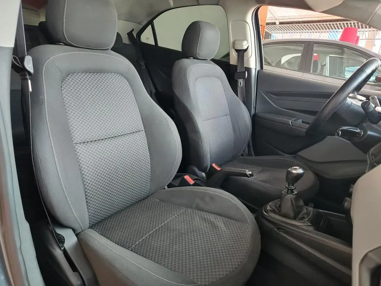 GM - Chevrolet - ONIX 1.0 MT JOYE