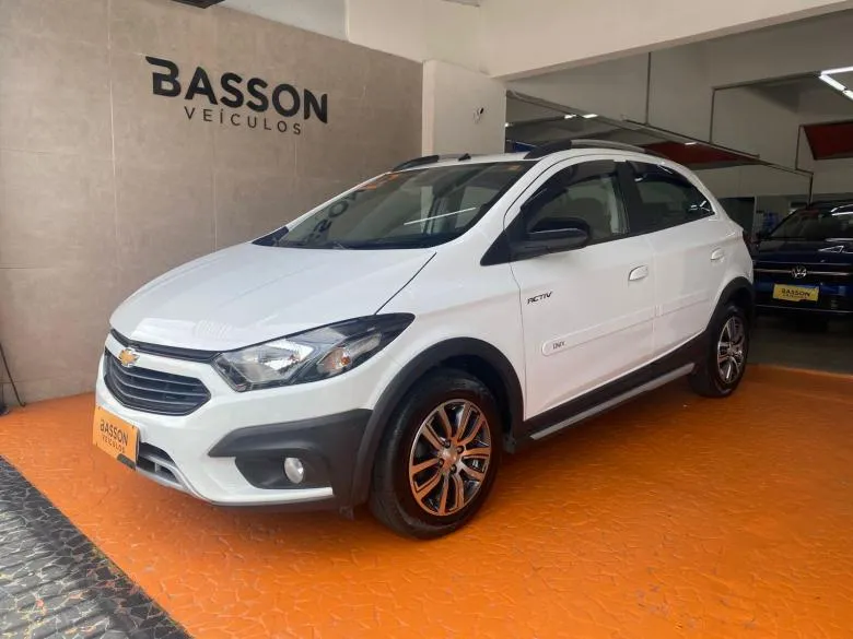 GM - Chevrolet - ONIX 1.4 MT ACT