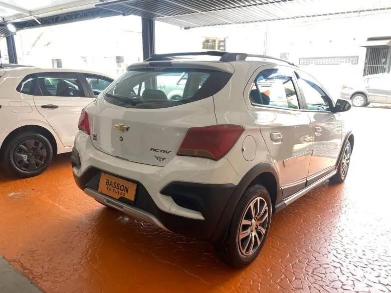 GM - Chevrolet - ONIX 1.4 MT ACT