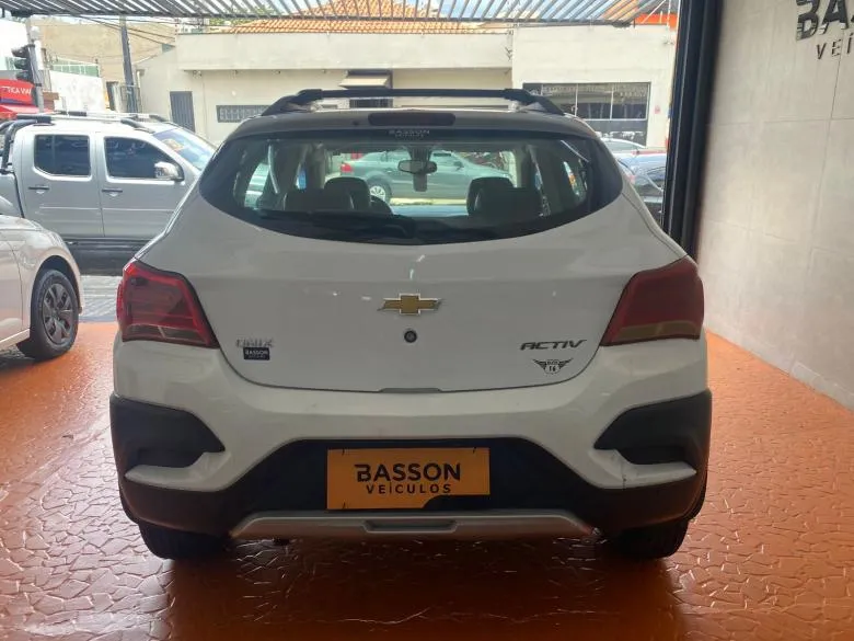 GM - Chevrolet - ONIX 1.4 MT ACT