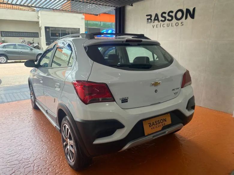 GM - Chevrolet - ONIX 1.4 MT ACT