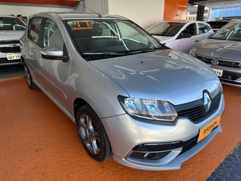 Renault - SANDERO 16 GT LINE