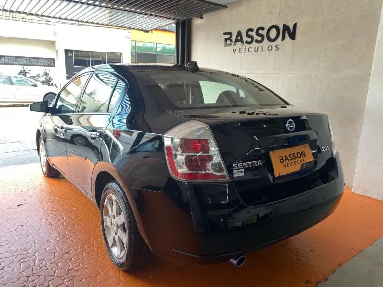 Nissan - SENTRA S 2.0