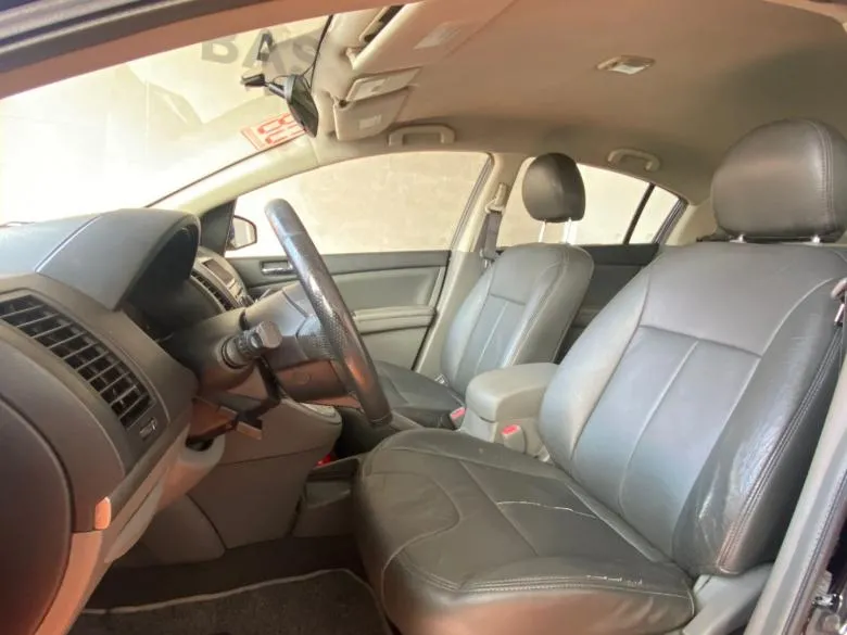 Nissan - SENTRA S 2.0