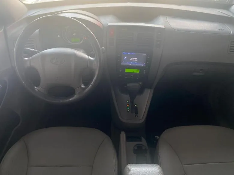 Hyundai - TUCSON GLSB 2.0 AT
