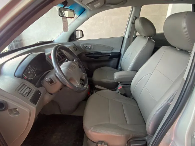 Hyundai - TUCSON GLSB 2.0 AT